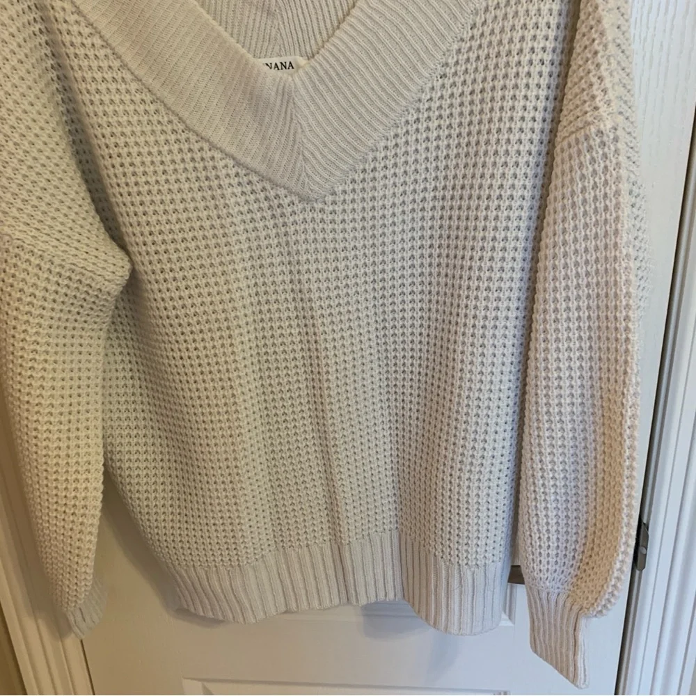 Zenana Boutique Brand Cropped V Neck Sweater Size Medium - Picture 3 of 5